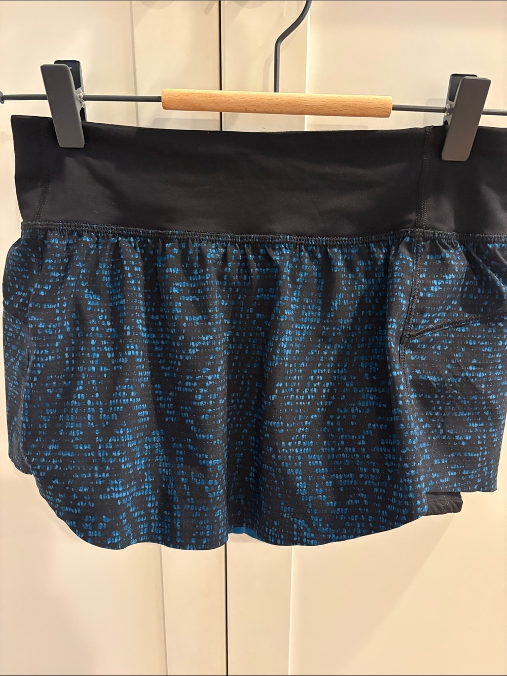 lululemon athletica Black and Blue Patterned Athletic Skirt.